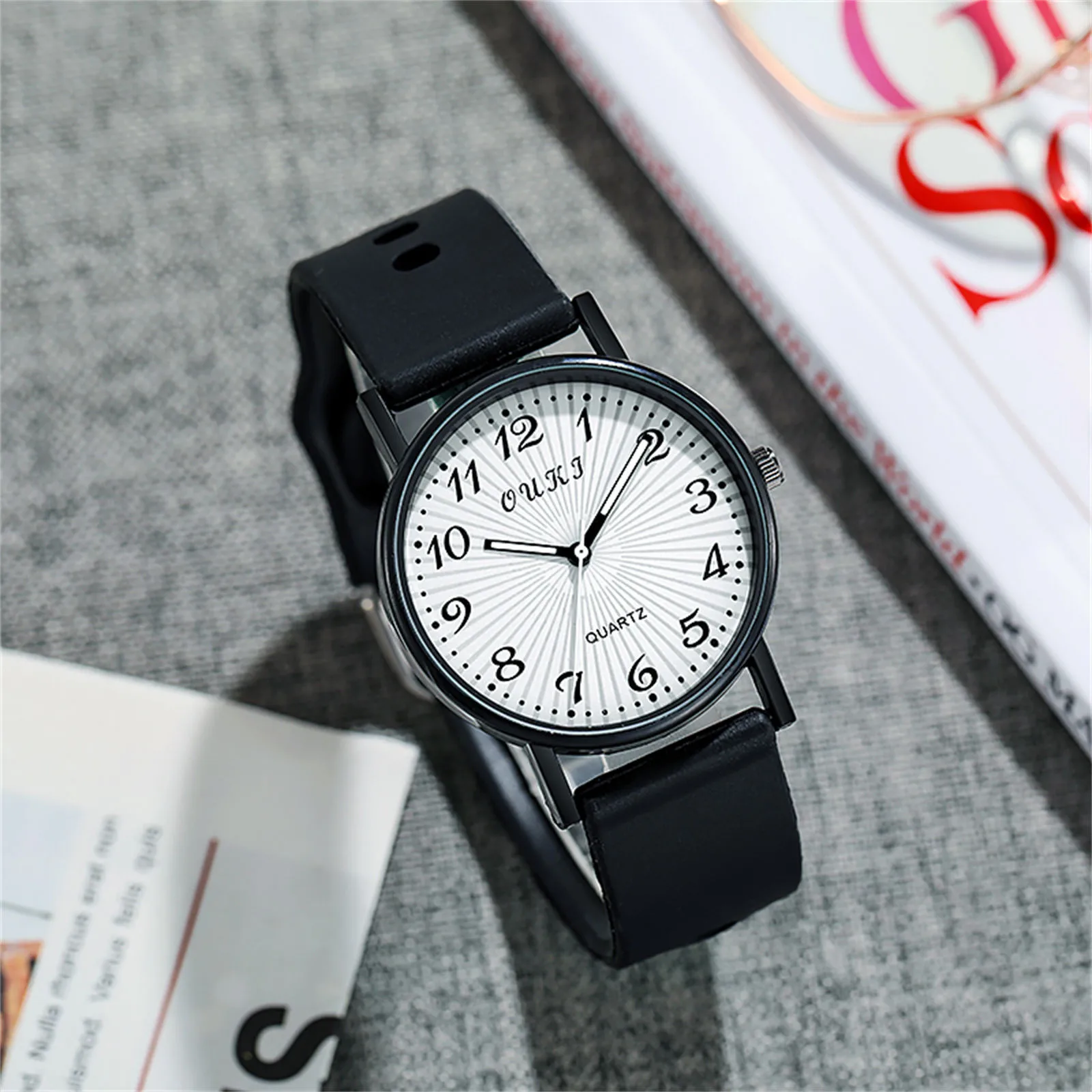  Минималистичные студенческие модные повседневные часы для мужчин Женщины Бренд Часы Кожаный ремень Simple Ins Wind Женские кварцевые часы Reloj Hombr