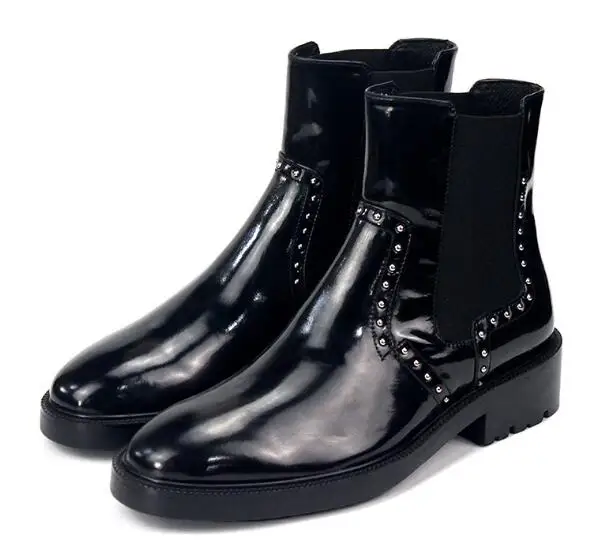 Модные заклепки Челси Ботинки Зимние ботильоны из натуральной кожи Высококачественные черные короткие повседневные ботинки Мужские ботинки