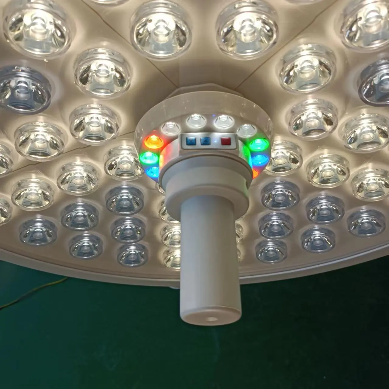 потолочная двухголовочная бестеневая светодиодная ветеринарная хирургическая операционная лампа для ветеринарной клиники домашних животных Изображение 1 